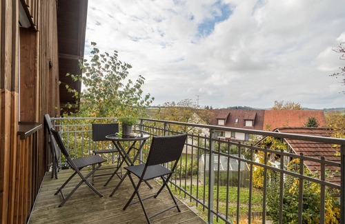 Bodolz Apartment | Apartment "Obsthof Schäfler" on Farm with Mountain View & Garden