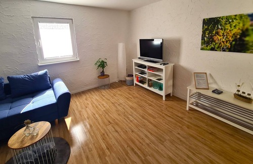 Klingenmuenster Condo | Apartment of a wine farm with balcony