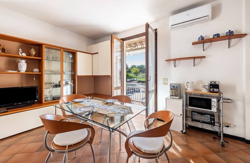Manerba del Garda Apartment | Apartment 'Oleandri with Pool' with Shared Pool, Wi-Fi and Air Conditioning