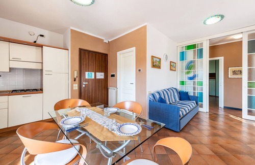 Manerba del Garda Apartment | Apartment 'Oleandri with Pool' with Shared Pool, Wi-Fi and Air Conditioning