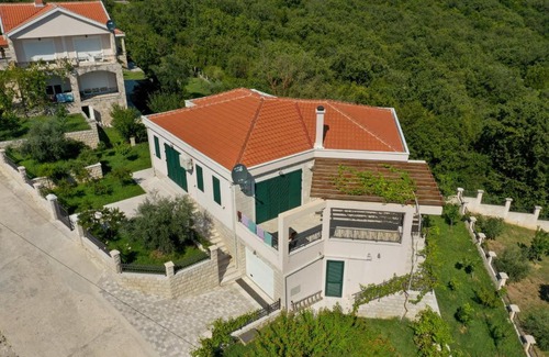 Ratisevina Apartment | Apartment Olive Hill