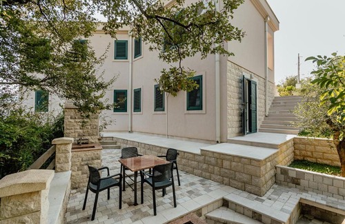 Ratisevina Apartment | Apartment Olive Hill