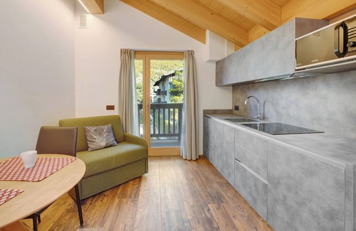 Bormio Apartment | Apartment "Olympic Chalet 12" with Mountain View, Balconies & Wi-Fi
