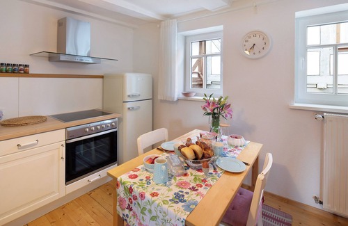 Schlitz Apartment | Apartment 'Omi Anni' with a view of the market square, Private Terrace and Wi-Fi