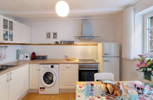Schlitz Apartment | Apartment 'Omi Anni' with a view of the market square, Private Terrace and Wi-Fi