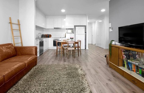 Marden Condo | Apartment on Arabella - Sleeps 4, 3 Bds, Parking