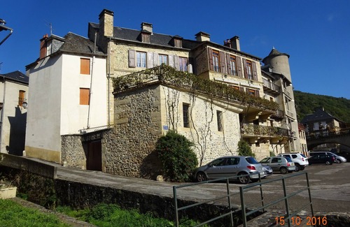 Saint-Geniez-d'Olt Apartment | Apartment on the Lot