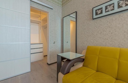 Ozero Dolgoe Apartment | Apartment on Komendantskiy 21k1