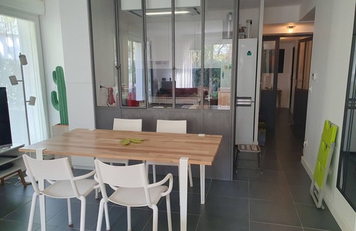 Merignac Apartment | Apartment on the ground floor. Surrounded by greenery