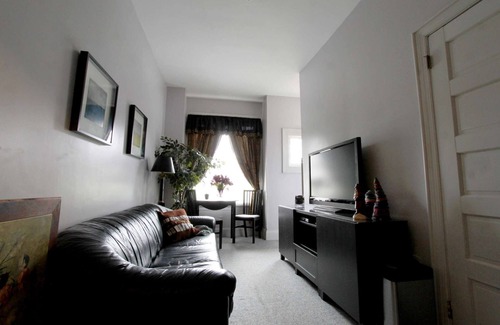 Zelienople Apartment | Apartment on the Park