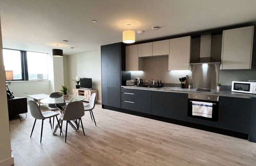 West Bromwich Apartment | Apartment-One Bedroom with Parking-Economy-Valley view-Private Bathroom