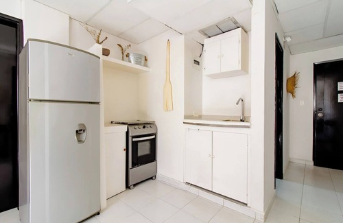 Comuna 2 Apartment | Apartment One street from the Beach Center Parque de los Novios