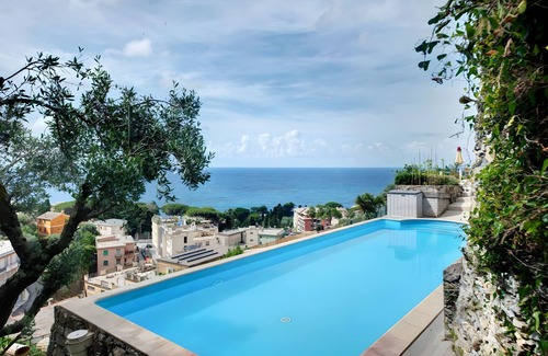 Genoa Apartment | Apartment 'Orchidea' with Sea View, Wi-Fi and Air Conditioning