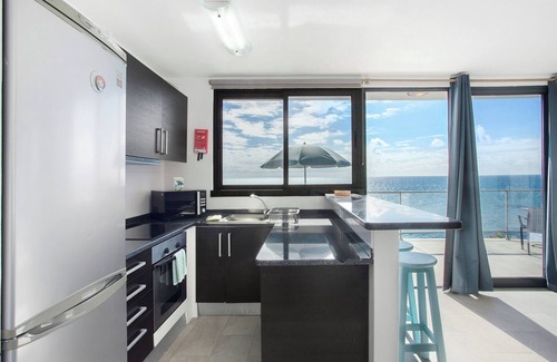 Jardim do Mar Apartment | Apartment 'Original Wave House' with Sea View, Wi-Fi and Air Conditioning