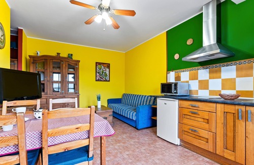 Tornon Apartment | Apartment 'Ortografía' with Mountain View, Private Terrace and Wi-Fi