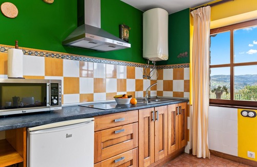 Tornon Apartment | Apartment 'Ortografía' with Mountain View, Private Terrace and Wi-Fi