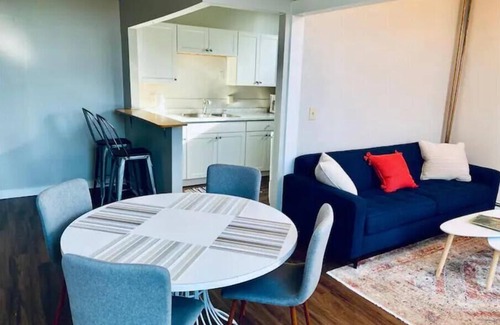 Bath Apartment | Apartment over shops in Bath Historic District