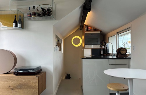 Saint-Victor Apartment | Apartment overlooking Paris