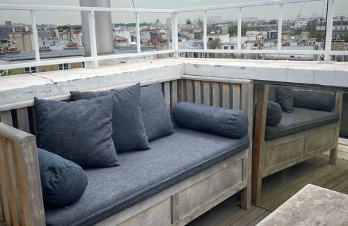Saint-Victor Apartment | Apartment overlooking Paris