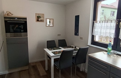 Uhlstadt - Kirchhasel Apartment | Apartment 'Papperitz' with Mountain View, Private Terrace and Wi-Fi