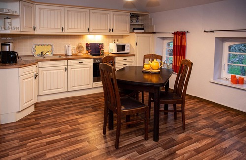 Vetschau/Spreewald Condo | Apartment Paulina, Gutshof Lobendorf