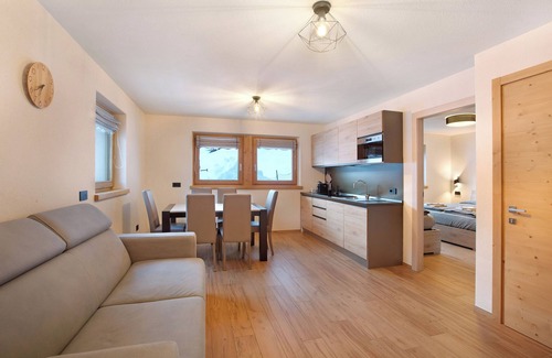 Livigno Apartment | Apartment 'Palipert Nature House' with Mountain View, Shared Garden and Wi-Fi