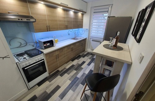 Nasice Apartment | Apartment Pallaton - One Bedroom Apartment with Balcony