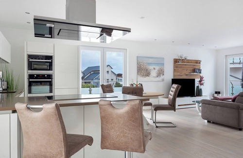 Region Hannover District Apartment | Apartment 'Palstek - Steinhude' with Lake View, Private Terrace and Wi-Fi