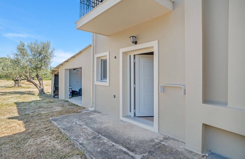 Sarlata Apartment | Apartment 'Panagis 4' with Mountain View, Wi-Fi and Air Conditioning