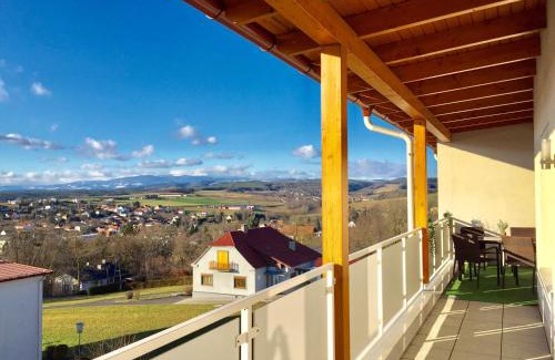 Oberschuetzen Apartment | Apartment Panoramablick mit Infrarotkabine auf der großen Terrasse und traumhaften Ausblick