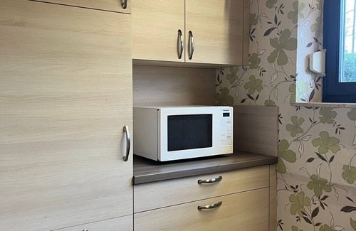 Volkach Apartment | Apartment 'Pappelblick' with Private Terrace, Private Garden and Wi-Fi