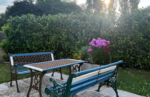 Volkach Apartment | Apartment 'Pappelblick' with Private Terrace, Private Garden and Wi-Fi
