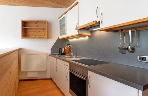 Pedraces Apartment | Apartment 'Paracia App Cir' with Sea View, Shared Garden and Wi-Fi
