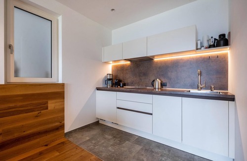 Tirolo Apartment | Apartment 'Pataunerhof Tilia Lodge' with Mountain View, Shared Pool & Wi-Fi