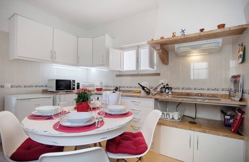 Banzao Apartment | Apartment 'Páteo Da Várzea 4' with Shared Garden and Wi-Fi