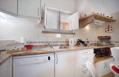 Banzao Apartment | Apartment 'Páteo Da Várzea 4' with Shared Garden and Wi-Fi