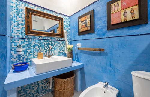 Province of Cagliari Apartment | Apartment Patio Borgo Anninnia with BBQ, Shared Garden & Wi-Fi