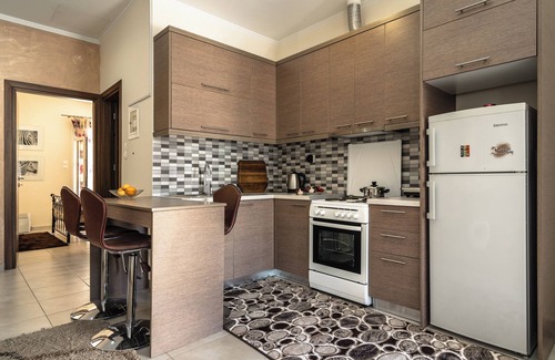 Patras Apartment | Apartment 'Patras' with Private Terrace, Wi-Fi and Air Conditioning