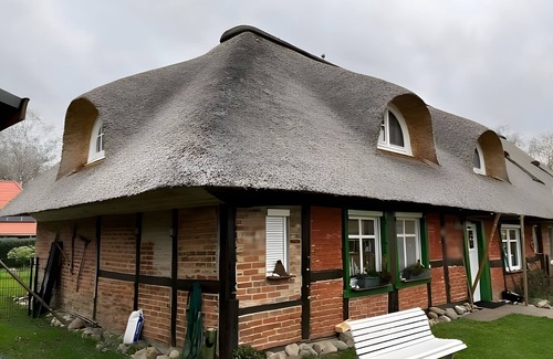 Demmin Apartment | Apartment 'Peace and Nature' with Private Garden and Wi-Fi