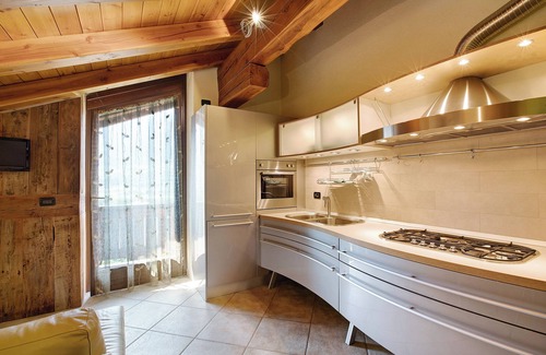 Montan-Angelin-Arensod Apartment | Apartment 'Pelòt-de La Masse' with Mountain View, Private Garden and Wi-Fi