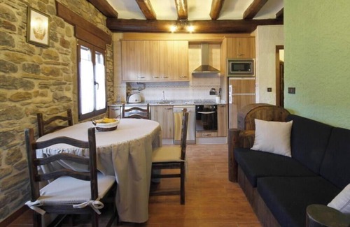 Borrastre Apartment | Apartment 'Peña Roya' with Mountain View, Shared Garden and Wi-Fi