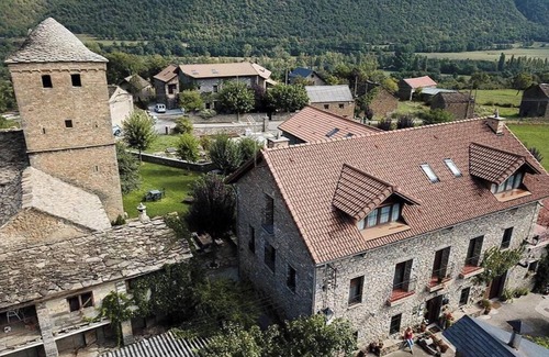 Borrastre Apartment | Apartment 'Peña Roya' with Mountain View, Shared Garden and Wi-Fi