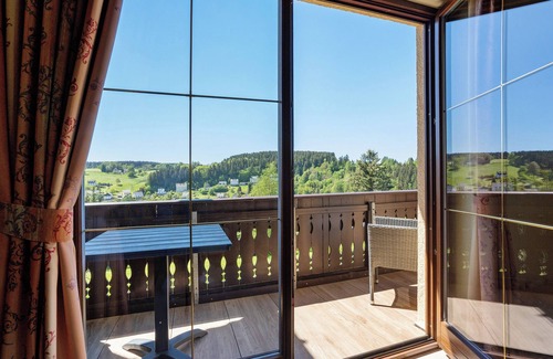 Pobershau Apartment | Apartment 'Pension Bergblick - Grüner Graben' with Mountain View, Balcony and Wi-Fi
