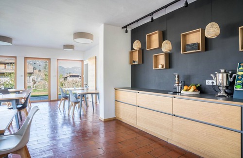 Auer Apartment | Apartment 'Pension Grasser' with Mountain View, Private Terrace and Wi-Fi