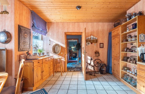 Hildesheim District Apartment | Apartment 'Pension Schlachter's Hius' with Private Terrace and Wi-Fi