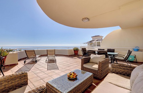 Buenas Noches Apartment | Apartment 'Penthouse Bermuda Beach 2' with Sea View, Pool, Garden & Wi-Fi