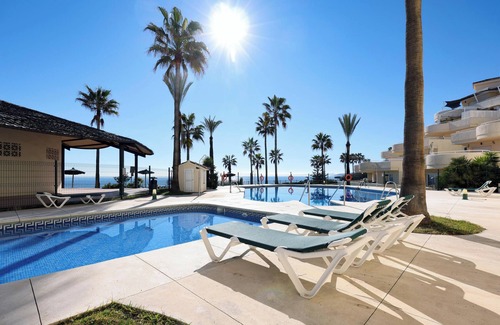 Buenas Noches House | Apartment 'Penthouse Bermuda Beach 3' with Sea View, Pool, Garden & Wi-Fi