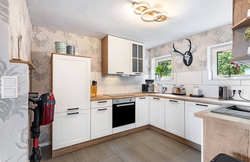 Duedinghausen Apartment | Apartment 'Perle Am Pön' with Mountain View, Private Terrace and Wi-Fi
