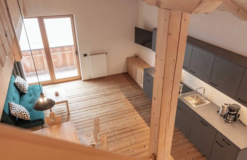 Perca Apartment | Apartment 'Peunt' with Mountain View, Shared Terrace and Wi-Fi