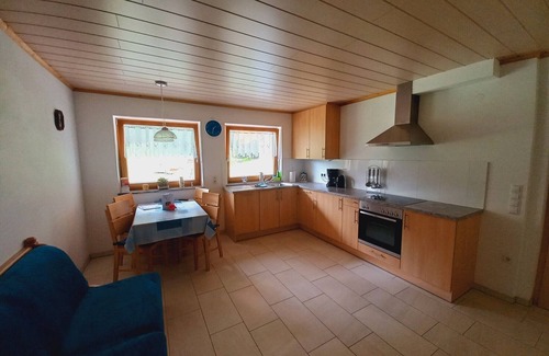 Martello Apartment | Apartment 'Pirchahof Wasserfall' with Mountain View, Shared Terrace and Wi-Fi